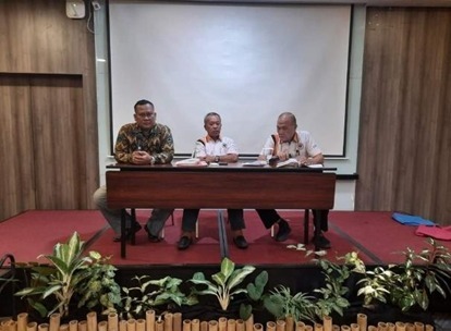Panel Seminar - Presentasi dan Diskusi Profesional
