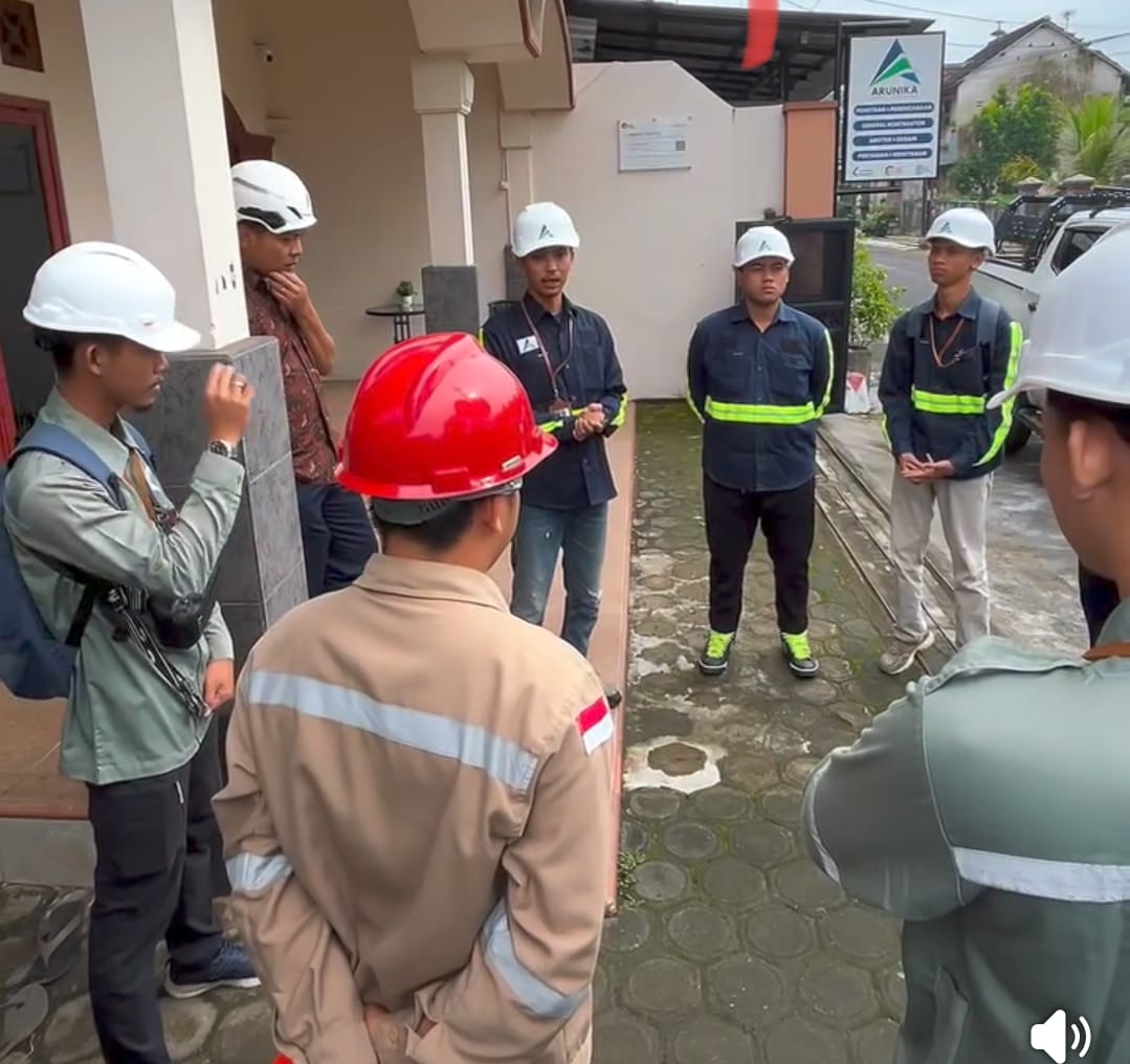Briefing Lapangan: Komitmen K3 Sebelum Operasi
